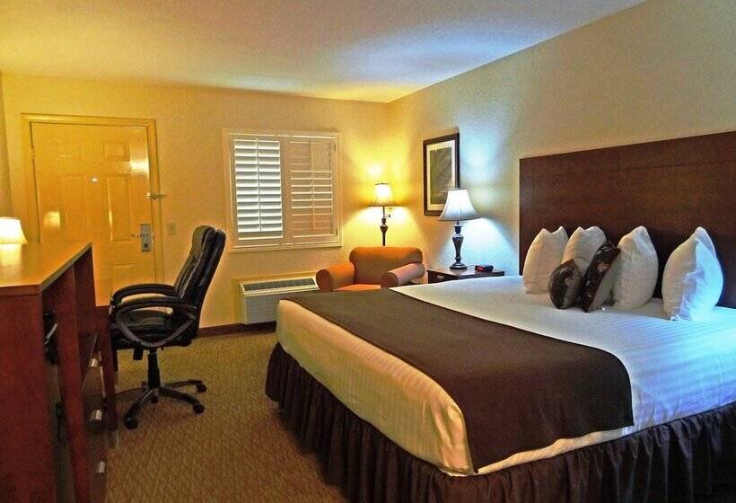 Мотель Kenedy Inn And Suites