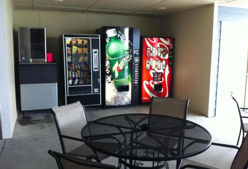 Мотель Kenedy Inn And Suites