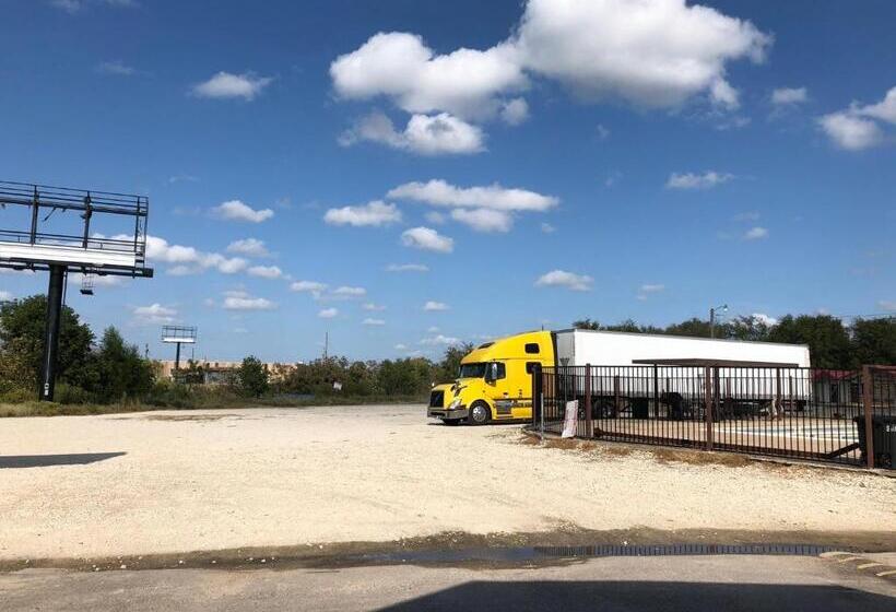 汽车旅馆  Kings Inn Mexia