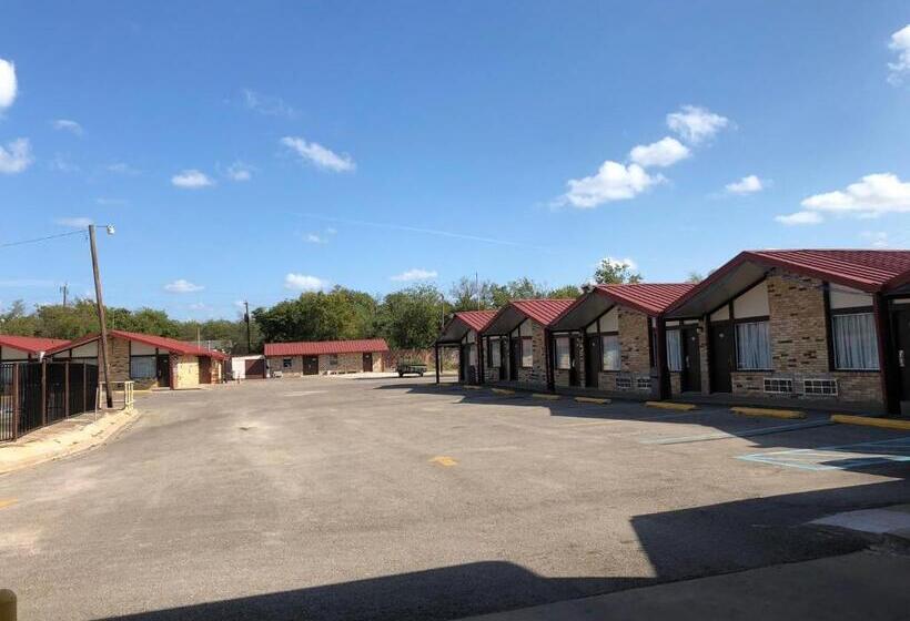 汽车旅馆  Kings Inn Mexia