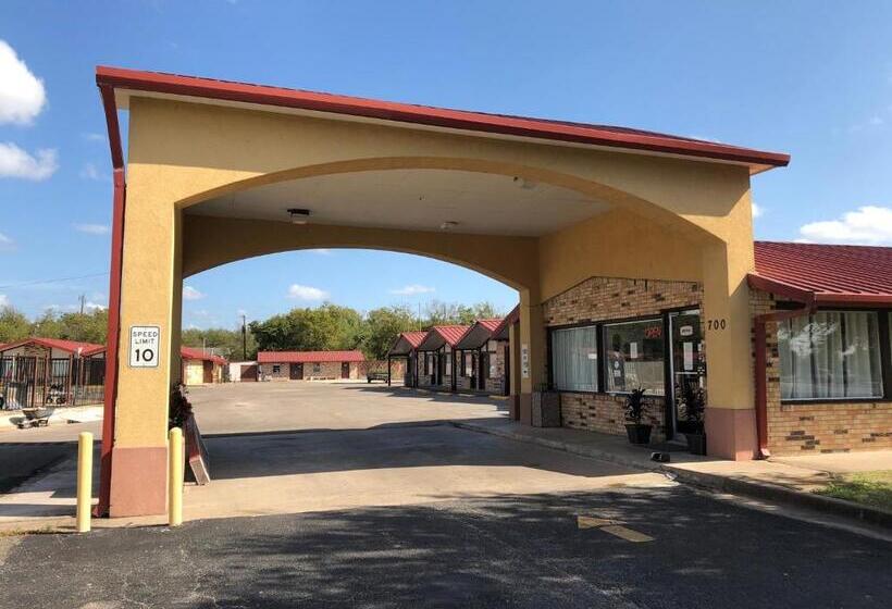 汽车旅馆  Kings Inn Mexia