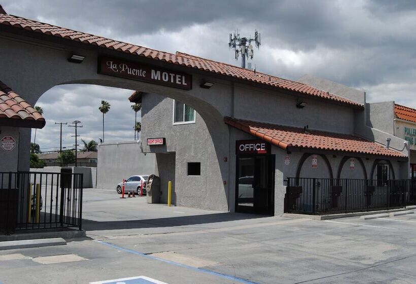 모텔 La Puente Inn