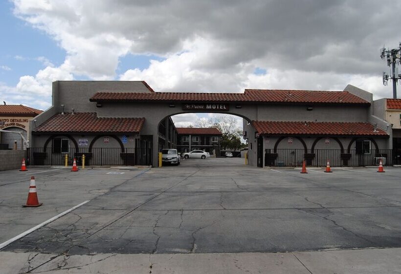 모텔 La Puente Inn