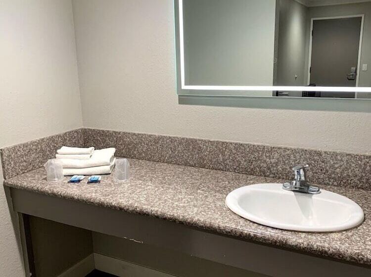 모텔 La Puente Inn