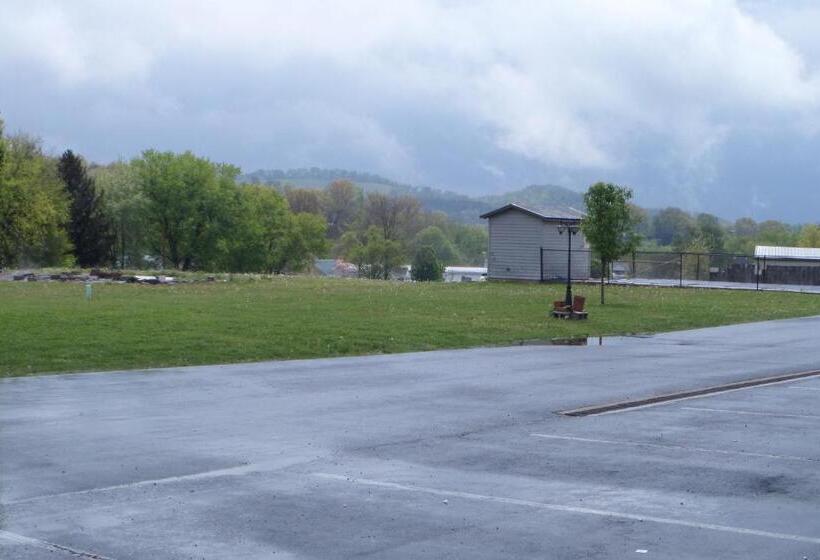 فندق على الطريق Lynchburg Country Inn