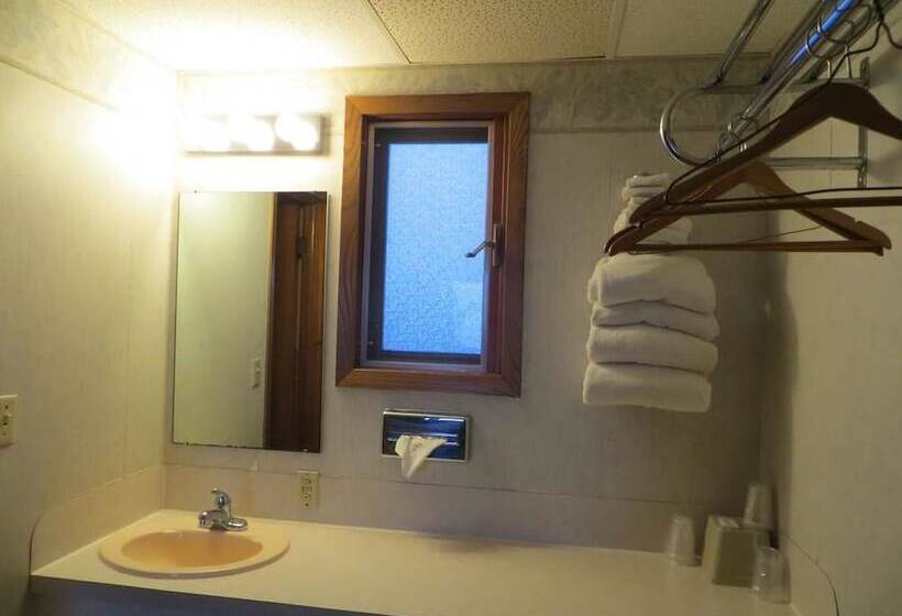 모텔 Mid Town Western Inn