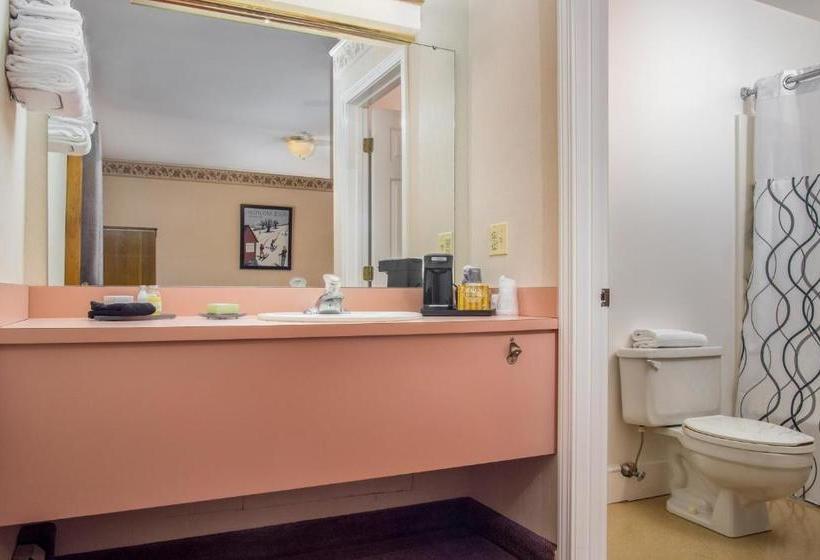 فندق على الطريق Mountain Village Lodge