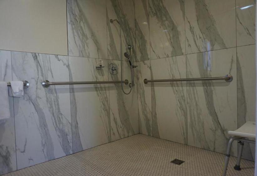 汽车旅馆  Piedmont Place