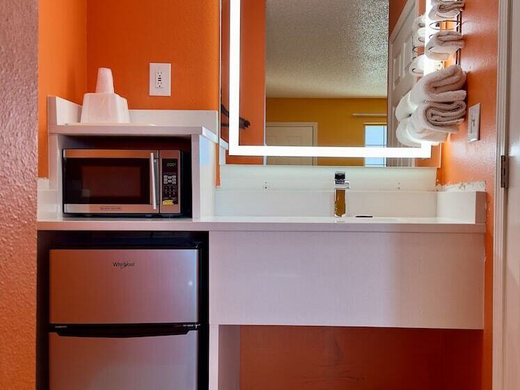 모텔 Razorback Inn