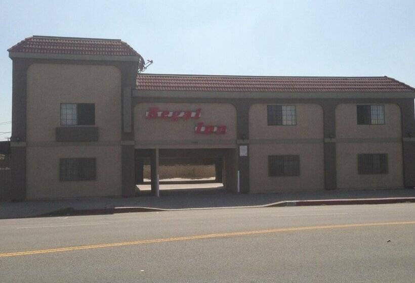 فندق على الطريق Regal Inn