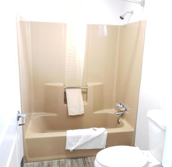 فندق على الطريق Regal Inn