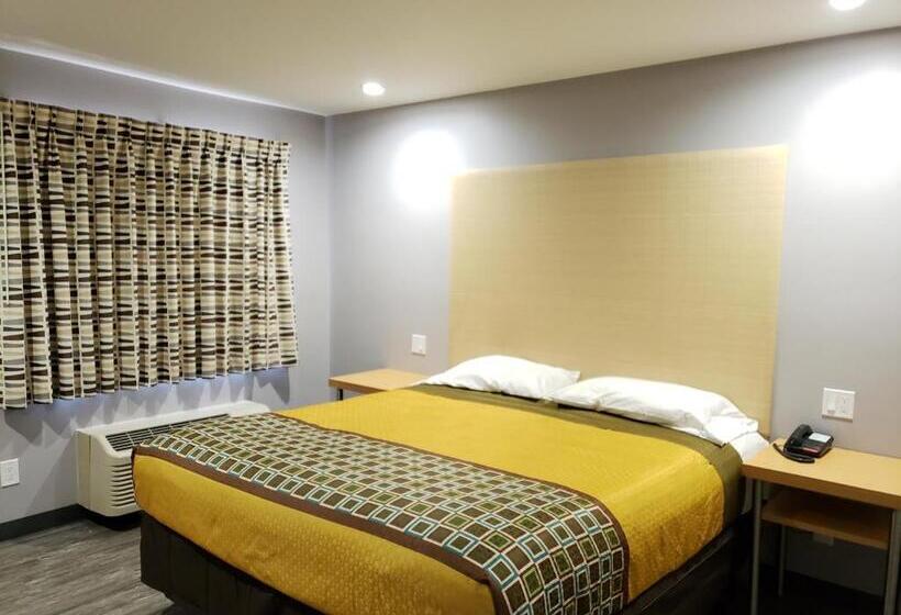 فندق على الطريق Regal Inn