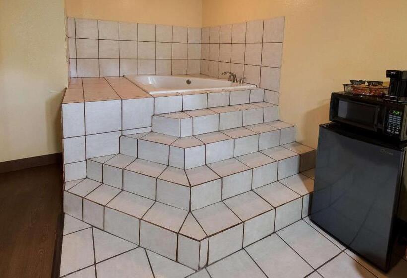 מוטל Rodeway Inn & Suites East