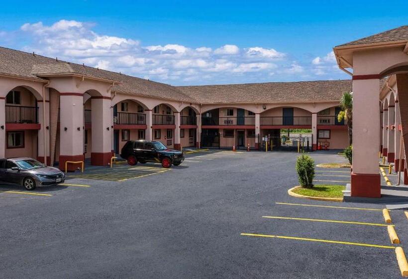 מוטל Rodeway Inn & Suites East