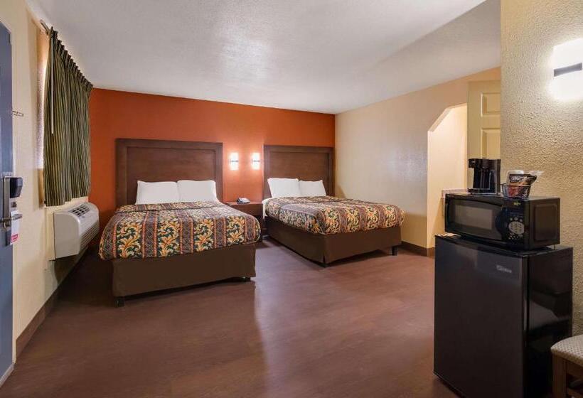 מוטל Rodeway Inn & Suites East