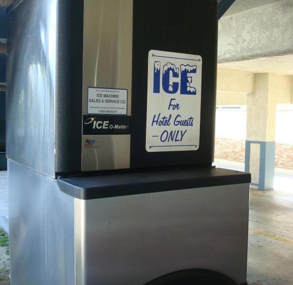 モーテル Scottish Inns