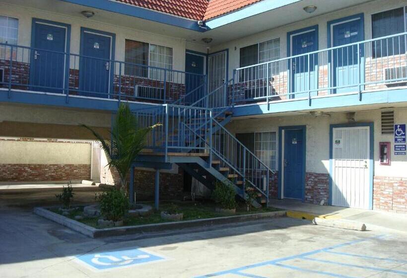 モーテル Scottish Inns