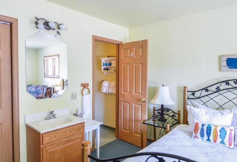 מוטל Sea Treasures Inn