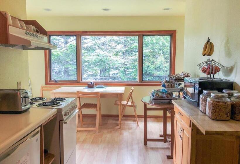 מוטל Sea Treasures Inn