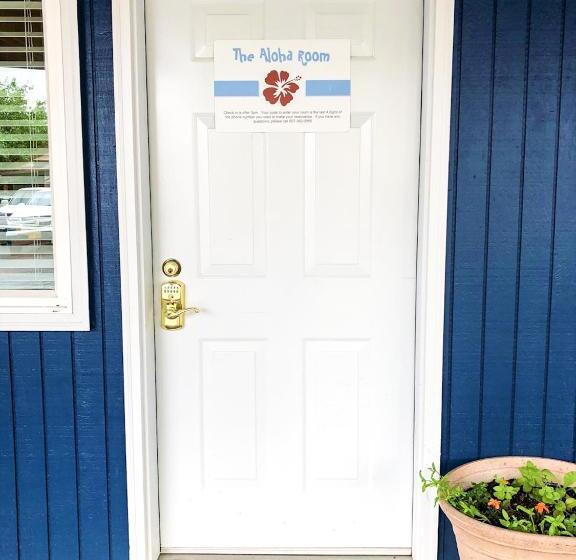 מוטל Sea Treasures Inn