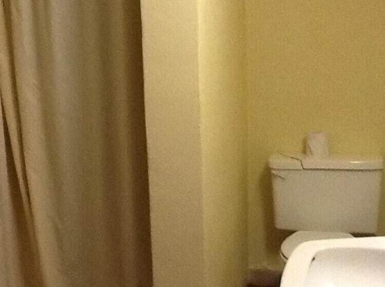 فندق على الطريق Snowy River Inn