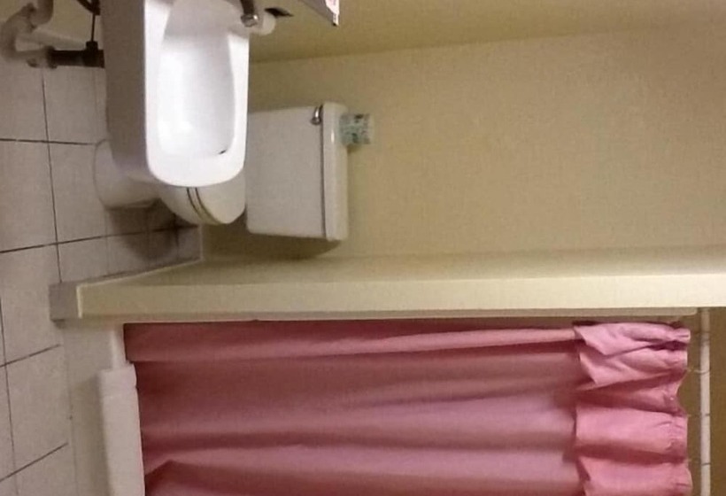 فندق على الطريق Snowy River Inn