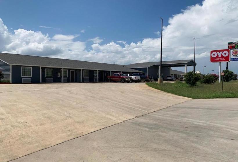 מוטל Southern Inn And Suites Pearsall