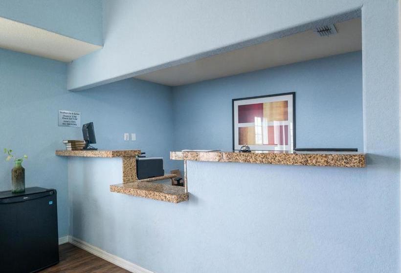 מוטל Southern Inn And Suites Pearsall