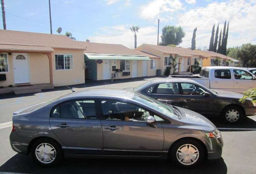 모텔 Starlight Inn Van Nuys