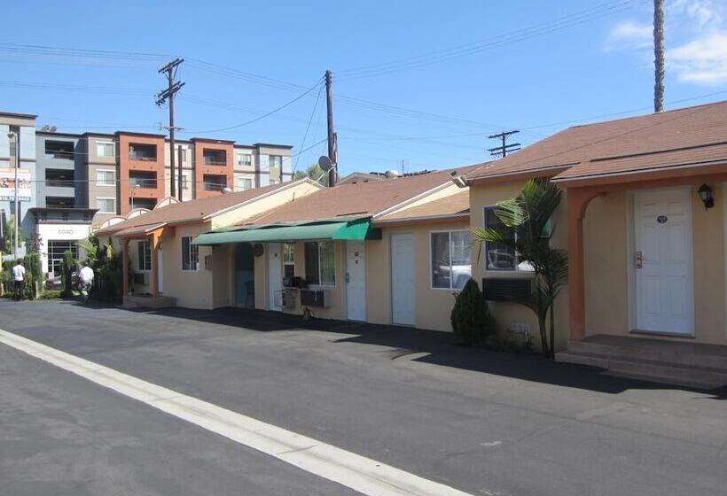 모텔 Starlight Inn Van Nuys