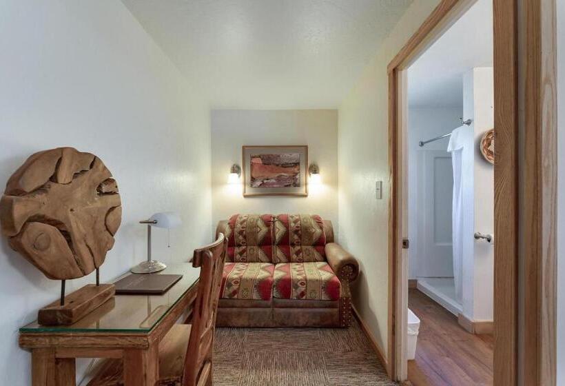 فندق على الطريق Stone Lizard Lodge