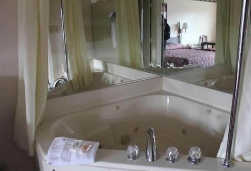 汽车旅馆  Studio 9 Inn & Suites