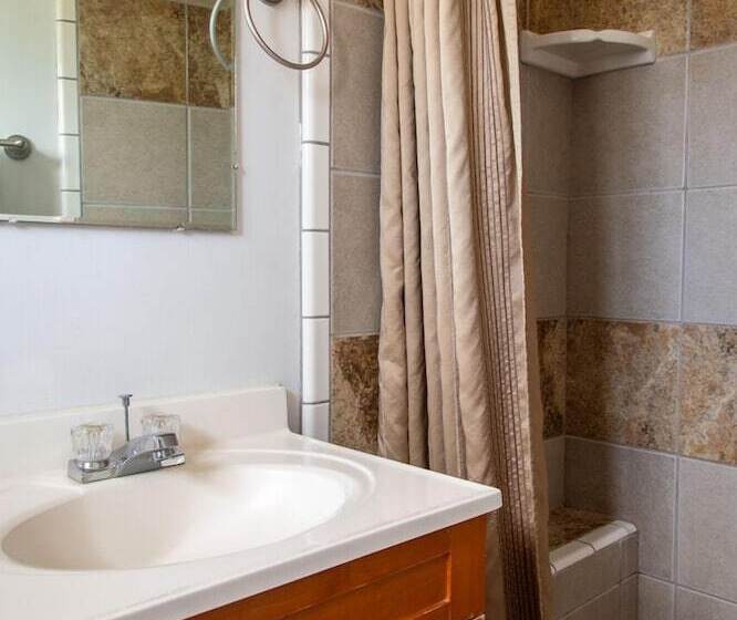 فندق على الطريق Swiss Holiday Lodge