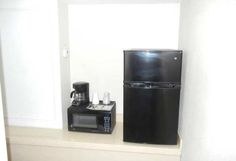 汽车旅馆  The Surrey Inn