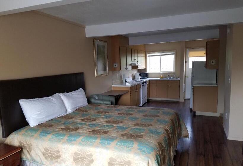 فندق على الطريق Townhouse Inn & Suites