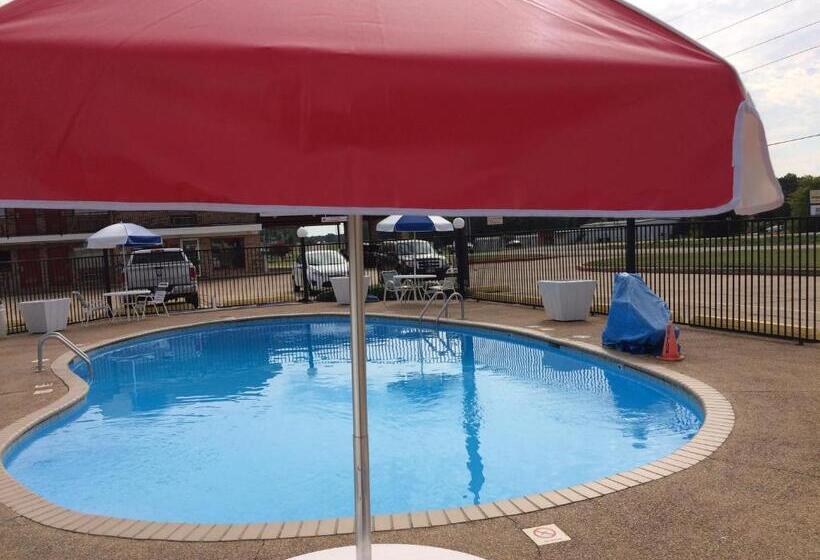 모텔 Travel Inn & Suites