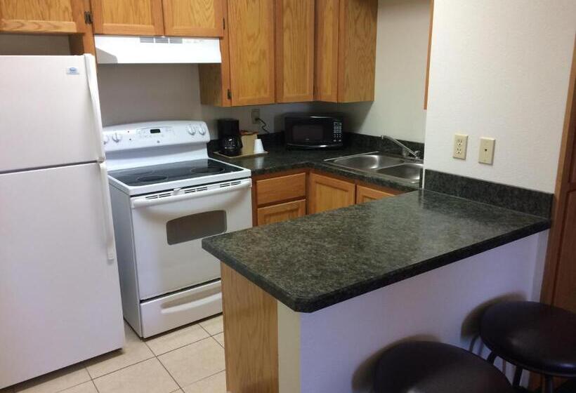 모텔 Travel Inn & Suites