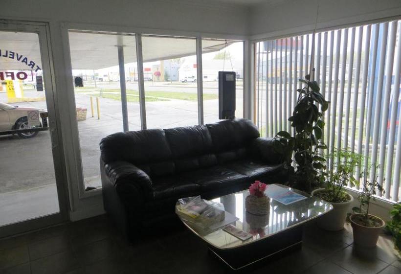 Мотель Traveler's Lodge