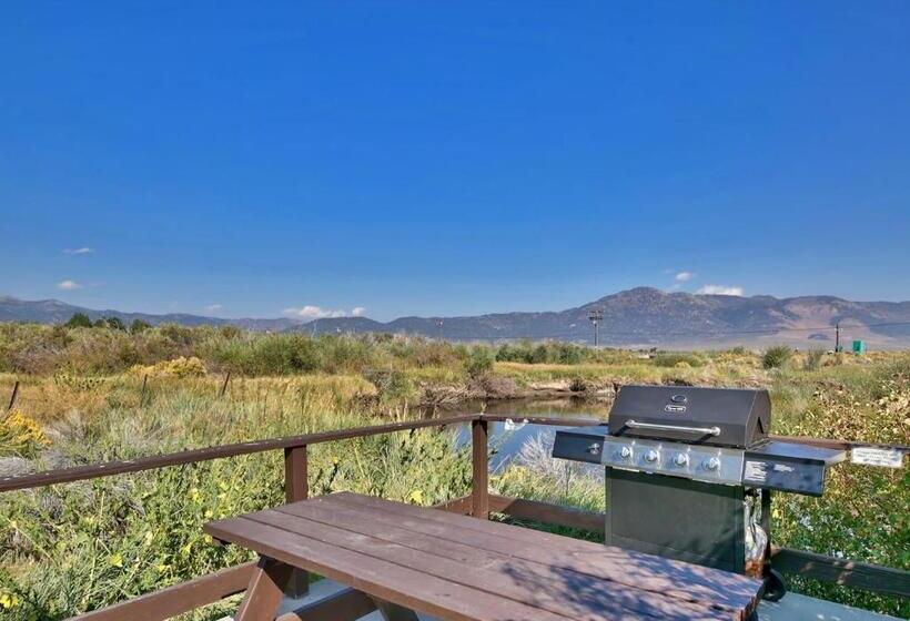 모텔 Walker River Lodge