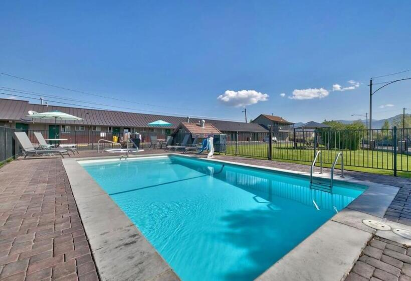 모텔 Walker River Lodge