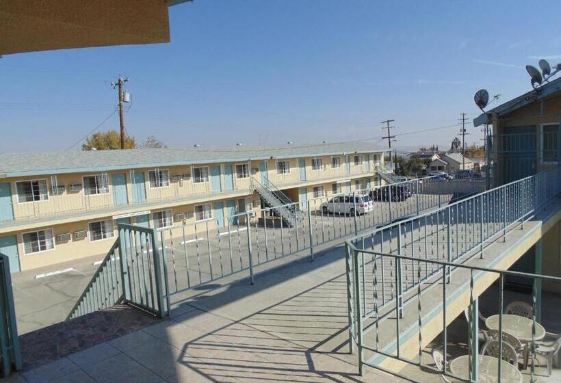 מוטל Western Inn & Suites