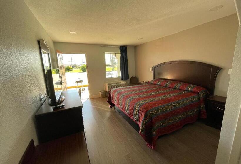 فندق على الطريق Western Inn