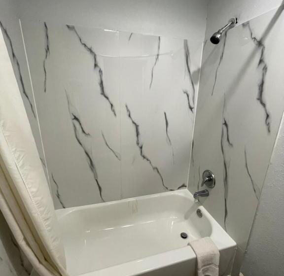 فندق على الطريق Western Inn