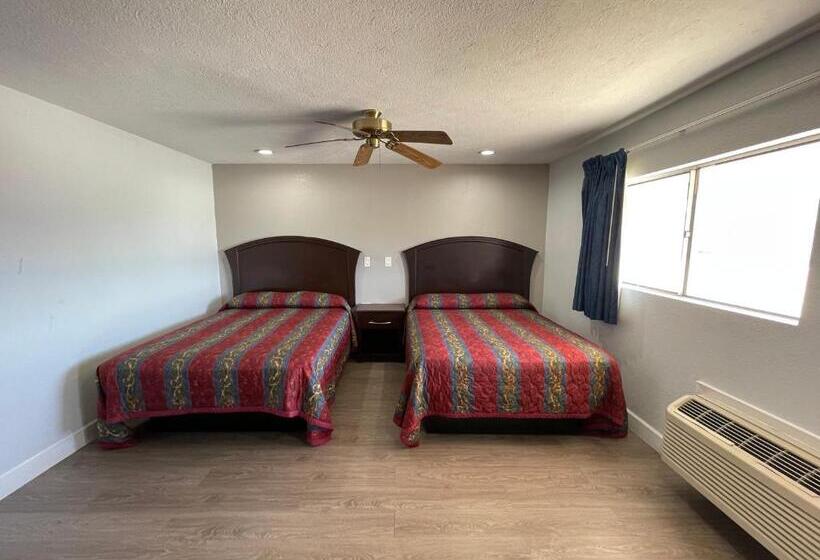 فندق على الطريق Western Inn