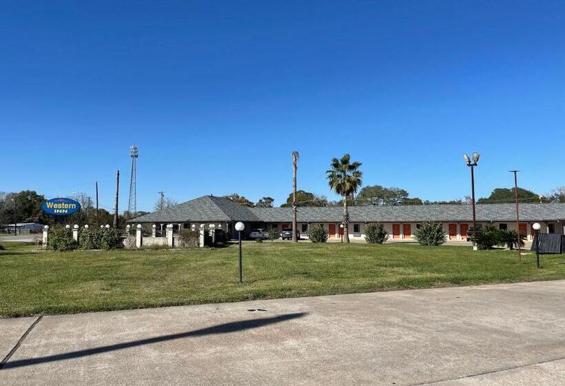 فندق على الطريق Western Inn