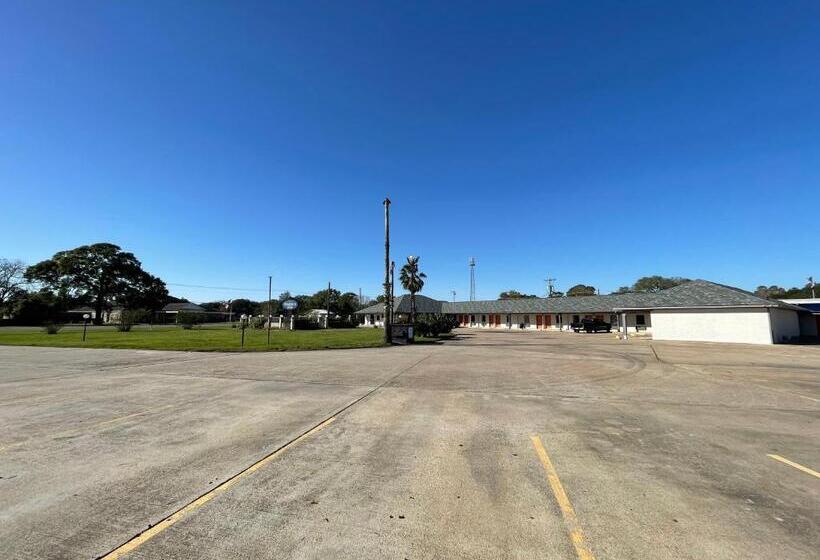 فندق على الطريق Western Inn