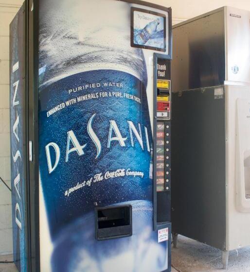 Nassau Holiday Motel