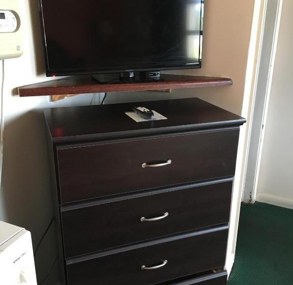 Nassau Holiday Motel