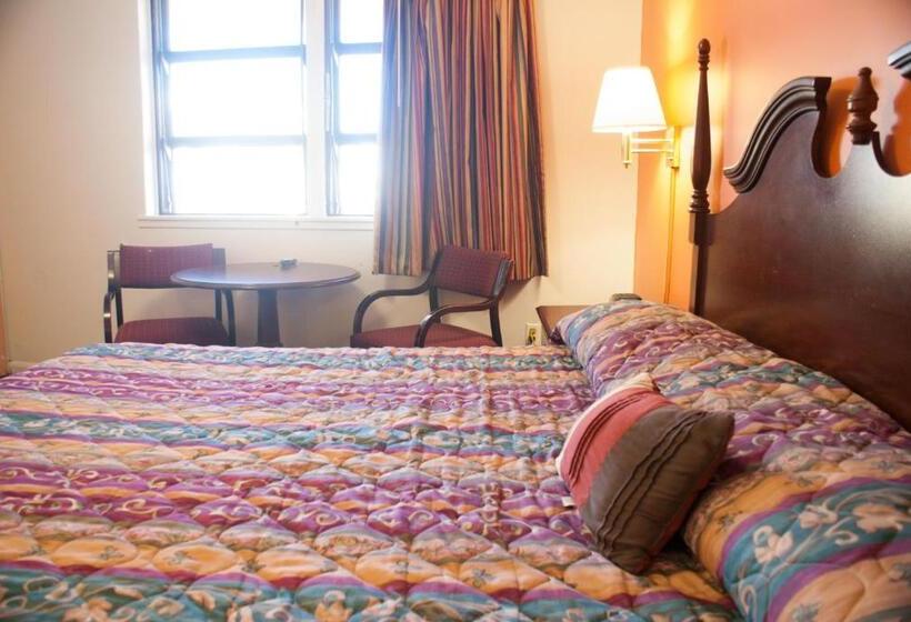 Nassau Holiday Motel