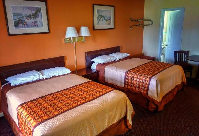 Nassau Holiday Motel